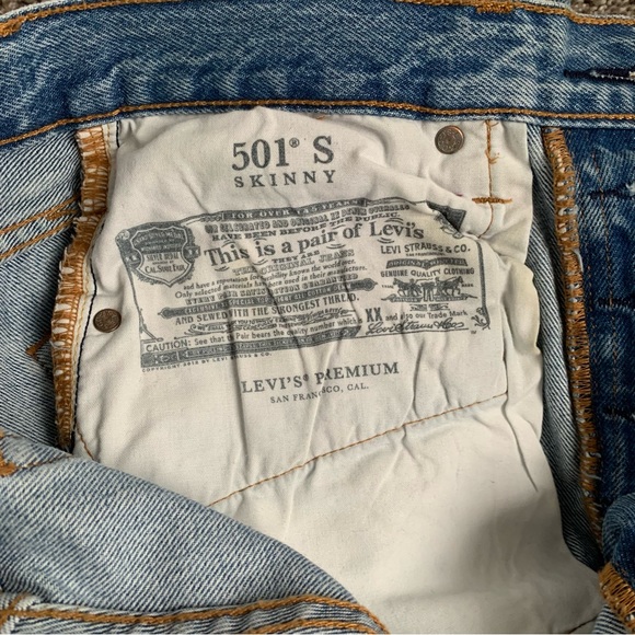 LEVIS 501 distressed short “skinny” jeans - Picture 6 of 9